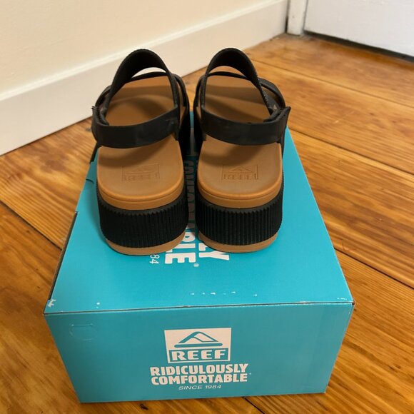 New with Box: Reef Water Vista Higher Sandals - Picture 3 of 8
